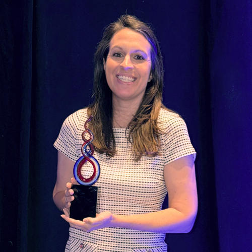 Genevieve Ainslie with SIOP award