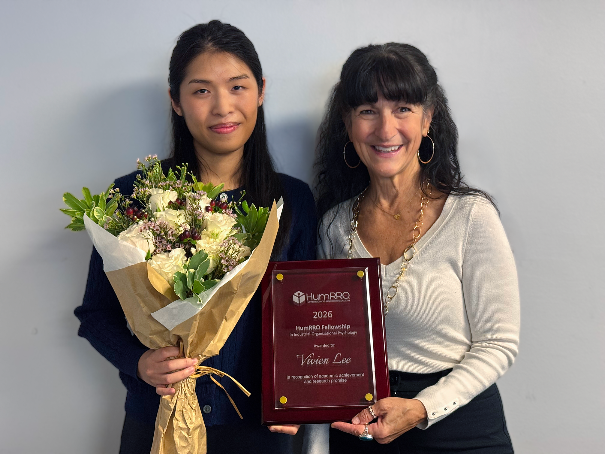 HumRRO CEO Dr. Suzanne Tsacoumis presented Vivien Lee with the HumRRO Fellowship in I-O Psychology. HumRRO CEO Dr. Suzanne Tsacoumis presented Vivien Lee with the HumRRO Fellowship in I-O Psychology.